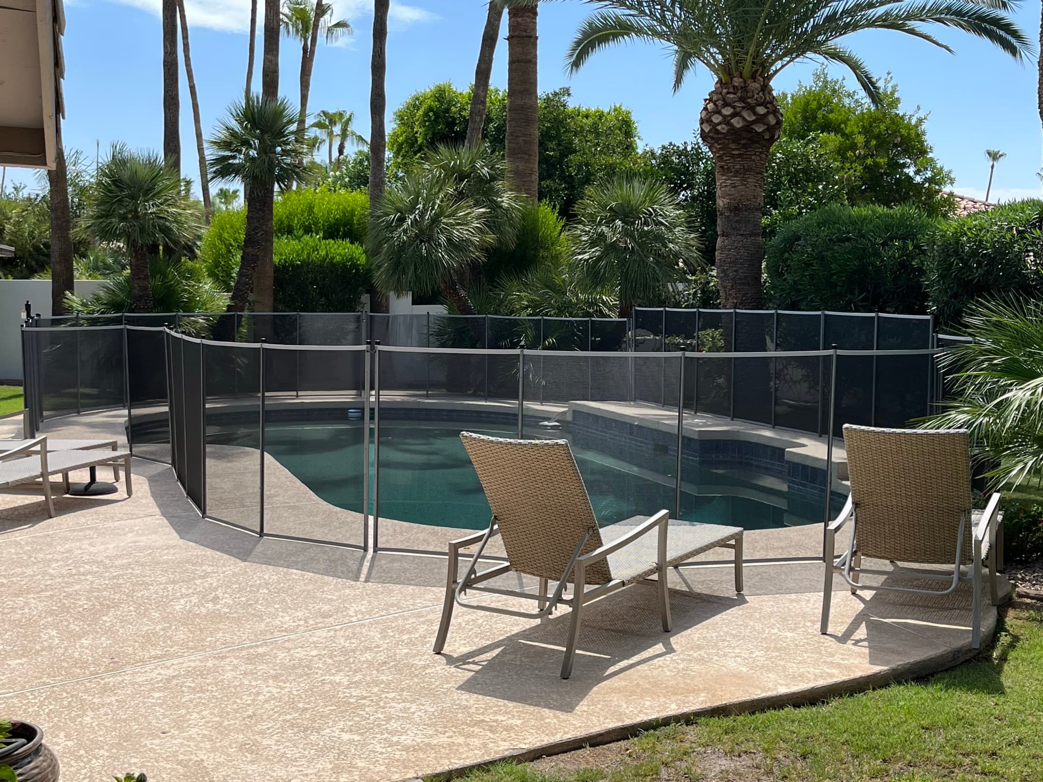 Pool fence around irregular pool shape